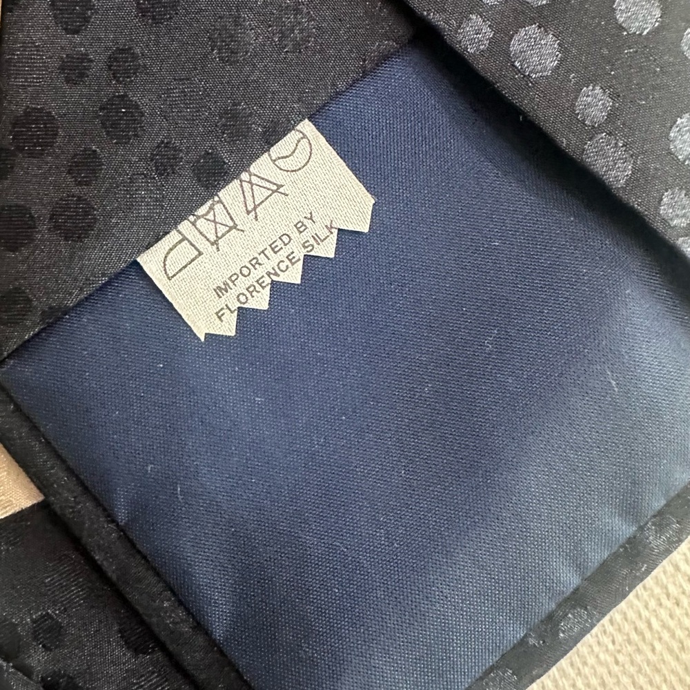 Vintage FloRence Silk Artistic Black and Cream Tie - Picture 4 of 5